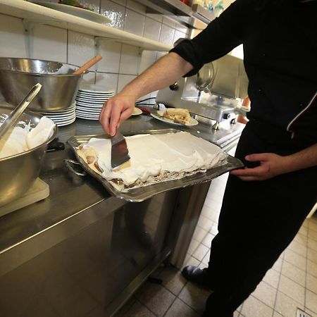 La Locanda Ristorante Pizzeria Garni オールシュタット エクステリア 写真