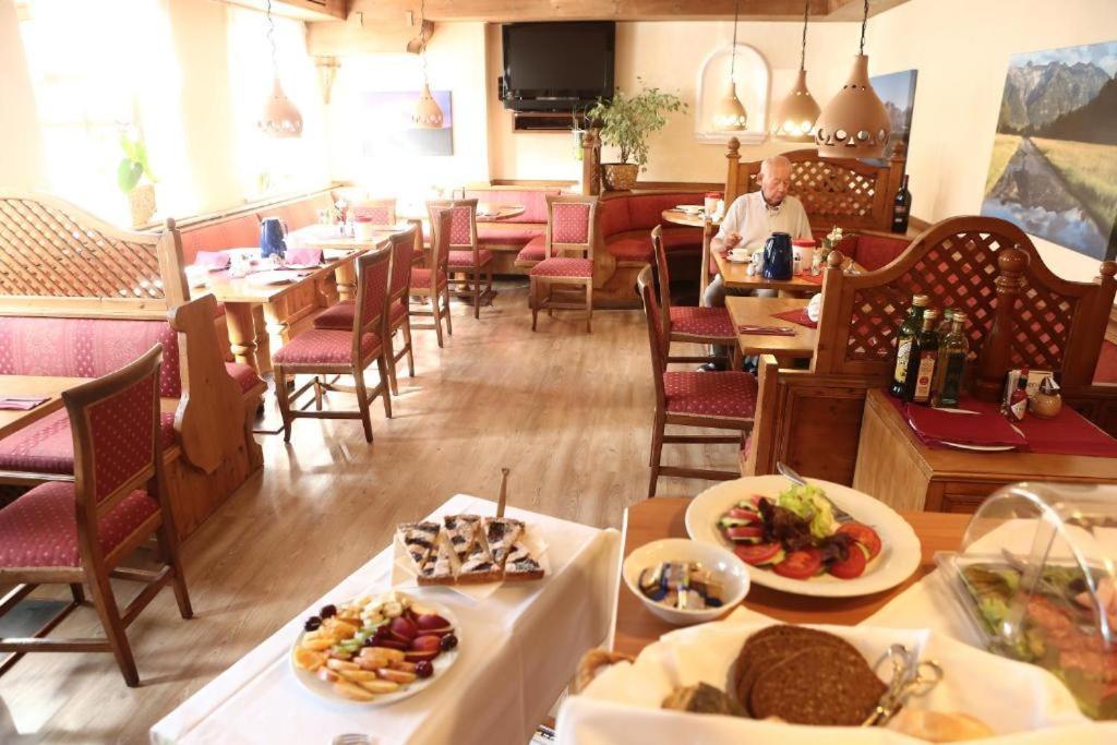 La Locanda Ristorante Pizzeria Garni オールシュタット エクステリア 写真